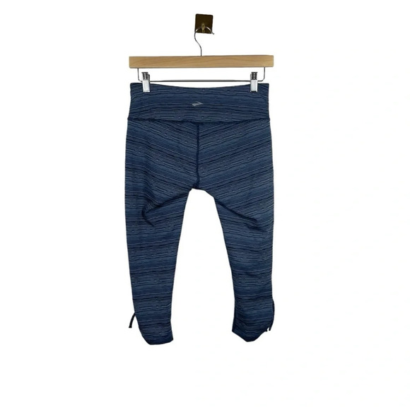 NWOT Brooks Women’s Urban Run Capri Patterned Leggings in Blue Size S - Picture 7 of 13